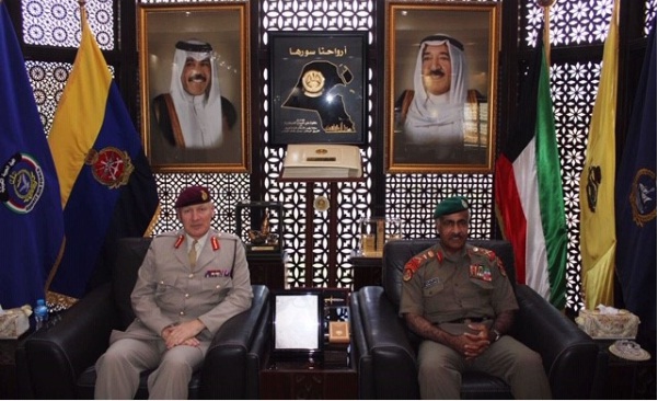   رئيس الأركان الكويتي يبحث مع مسؤول عسكري بريطاني موضوعات مشتركة 